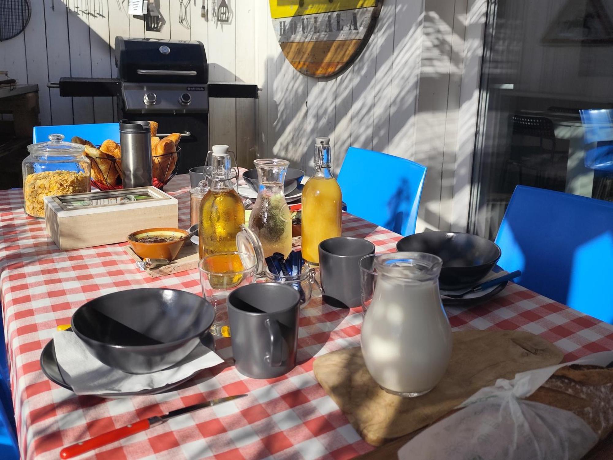 Houlala - Relais D'Etape - Chambres D'Hotes Pont-Eveque Zewnętrze zdjęcie